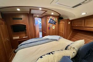 2017 Sabre 48 Salon Express thumbnail 28