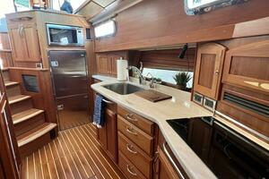 2017 Sabre 48 Salon Express thumbnail 23