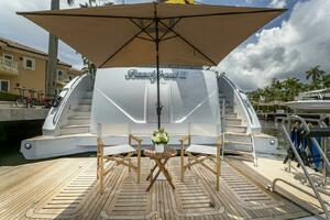 2012 Princess 104 - Swim platform