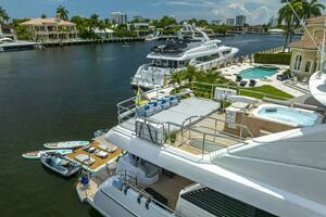 2012 Princess 104 - Flybridge hottub