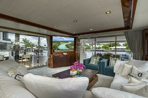 2012 Princess 104 - Salon