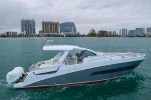 RELAPSE 2019 Azimut Verve Yacht For Sale in Fort Lauderdale 