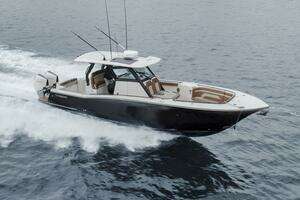 T/T Phoenix 2023 Scout 330 LXF Yacht For Sale in West Palm Beach FL