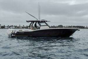T/T Phoenix 2023 Scout 330 LXF Yacht For Sale in West Palm Beach FL