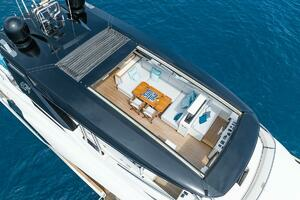 2021 Monte Carlo Yachts MCY 96 thumbnail 10