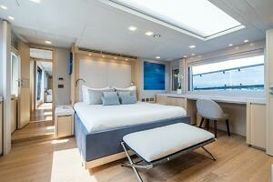 2021 Monte Carlo Yachts MCY 96 thumbnail 24