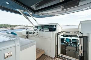 2021 Monte Carlo Yachts MCY 96 thumbnail 38