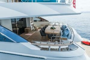 2021 Monte Carlo Yachts MCY 96 thumbnail 15