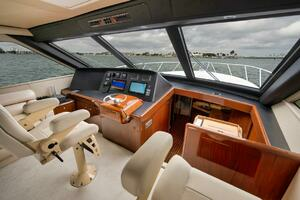 2007 Viking 52 Sport Coupe thumbnail 8