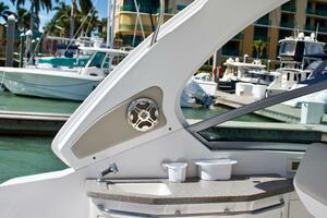 Photo 4159898 for 2013 Chaparral 310 Signature Soggy Dollar 