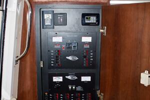 Photo 4159843 for 2013 Chaparral 310 Signature Soggy Dollar 