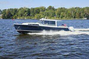 42ft MJM Yacht For Sale