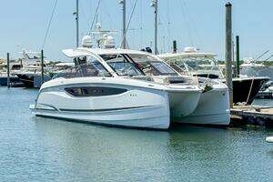 In Stock 39ft Four Winns Yacht For Sale