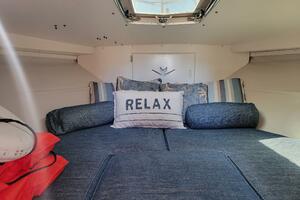 Photo 4171596 for 1985 Bertram 28 Flybridge Sport Fisherman  