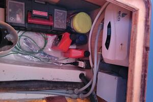 Photo 4171601 for 1985 Bertram 28 Flybridge Sport Fisherman  