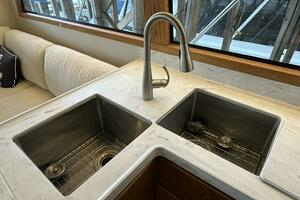 1993 West Bay Pilothouse thumbnail 31