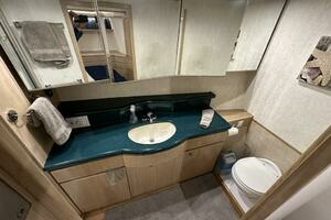1993 West Bay Pilothouse thumbnail 35