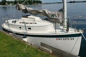 Hub Punch 22ft Nonsuch Yacht For Sale