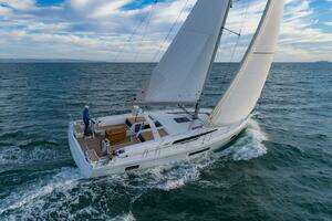 51ft Beneteau Yacht For Sale