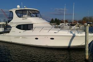  2006 Silverton  Yacht For Sale in Muskegon MI