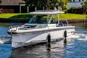 37ft Axopar Yacht For Sale