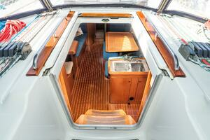 2001 Jeanneau 43 Sun Odessey thumbnail 31