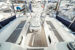 2001 Jeanneau 43 Sun Odessey thumbnail 22