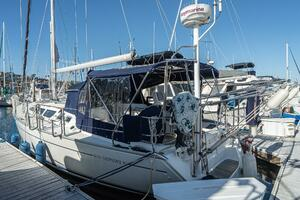 2001 Jeanneau 43 Sun Odessey thumbnail 2