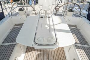 2001 Jeanneau 43 Sun Odessey thumbnail 23