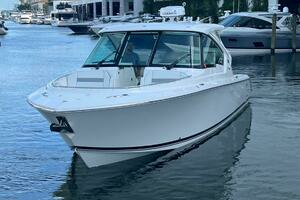 Sea Horse 2024 Pursuit 326 Yacht For Sale in Mashpee MA
