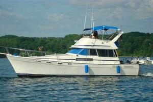 38ft Bayliner Yacht For Sale