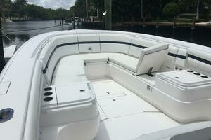 2015 Intrepid 375 Center Console thumbnail 7