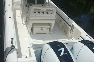 2015 Intrepid 375 Center Console thumbnail 11