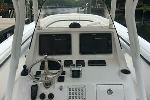 2015 Intrepid 375 Center Console thumbnail 6