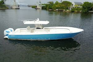 2015 Intrepid 375 Center Console thumbnail 1