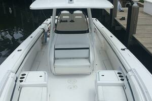 2015 Intrepid 375 Center Console thumbnail 9