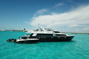 UNBRIDLED 1994 Crescent  Yacht For Sale in Nassau 