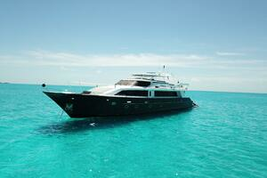 UNBRIDLED 1994 Crescent  Yacht For Sale in Nassau 