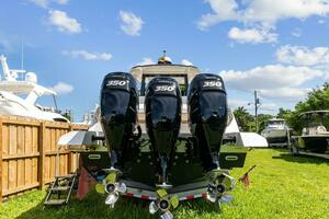 2023 Astondoa 377 Coupe Outboard thumbnail 8