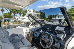 2023 Astondoa 377 Coupe Outboard thumbnail 14