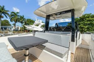 2023 Astondoa 377 Coupe Outboard thumbnail 18