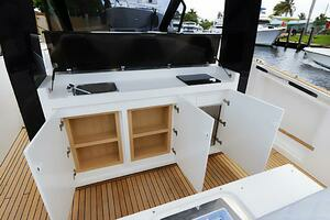 2023 Astondoa 377 Coupe Outboard thumbnail 17