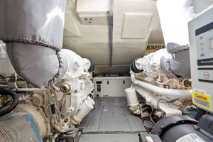 2009 Azimut 68S thumbnail 29