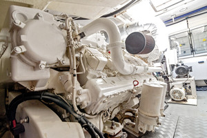 2009 Azimut 68S thumbnail 27