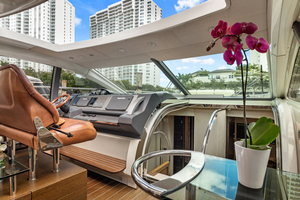 2009 Azimut 68S thumbnail 11