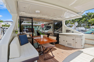 2009 Azimut 68S thumbnail 5