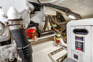 2009 Azimut 68S thumbnail 30