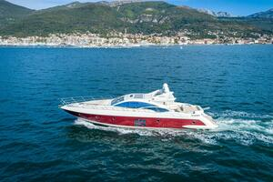 2009 Azimut 68S thumbnail 1