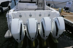 2019 Intrepid 475 Sport Yacht thumbnail 10