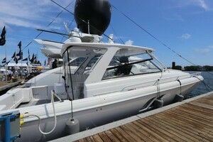 2019 Intrepid 475 Sport Yacht thumbnail 7